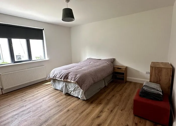 Railway House, Halfway *