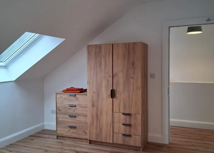 Railway House, Halfway *